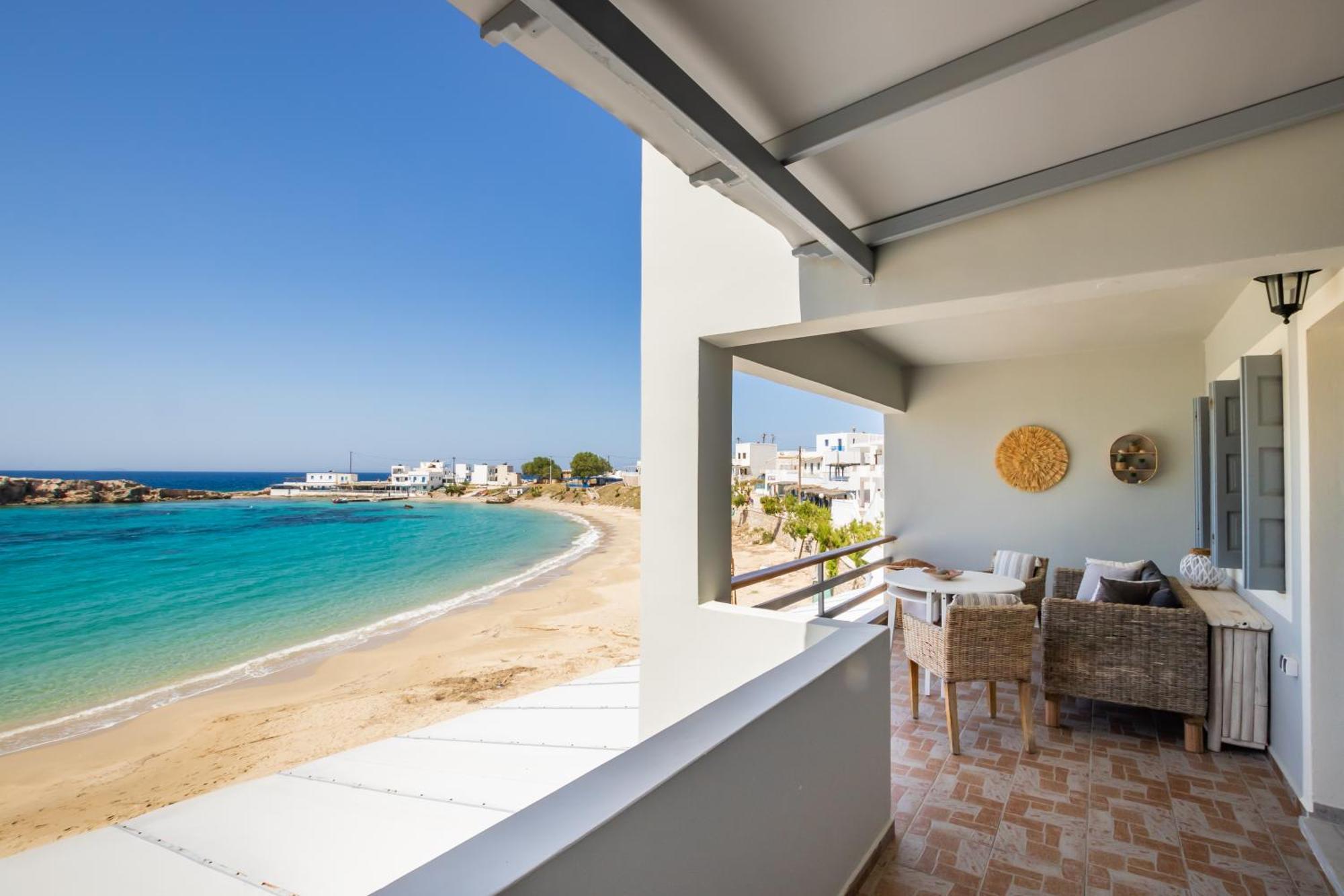 Le Grand Bleu Studios & Apartments Lefkos  Quarto foto